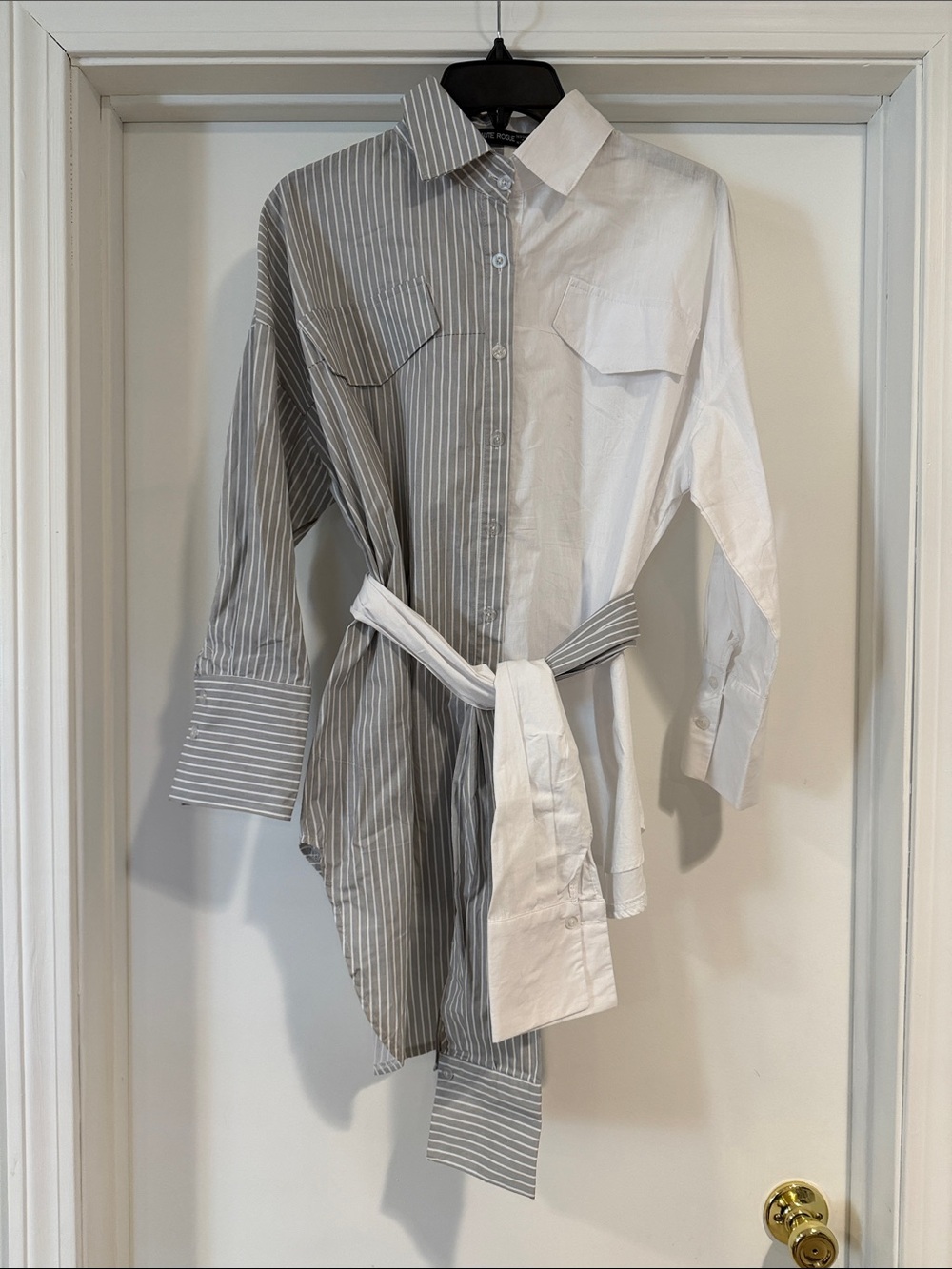 Women’s Split-Panel Shirt with Self-Tie Belt in Gray and White